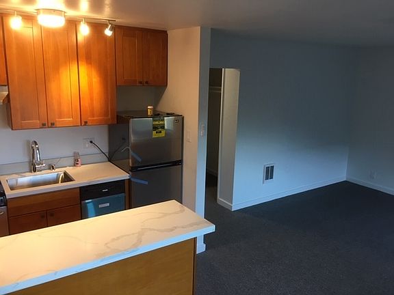 2nd image of 227 Clinton Park APT 2