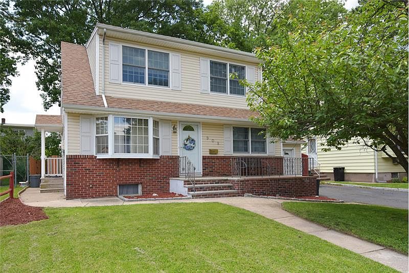 1st image of 9-08 Essex Pl