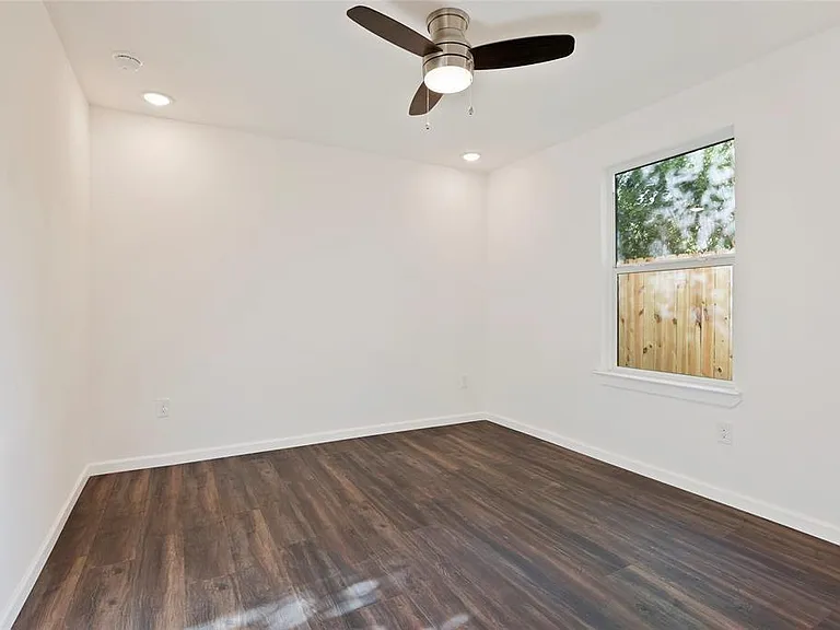 310 Delmar St #D — Photo 7