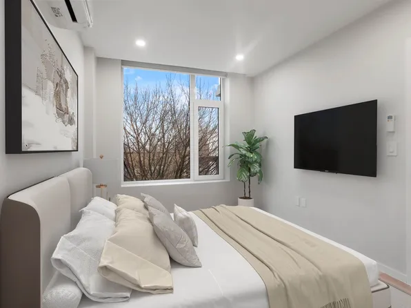 1054 41st Street image 8 of 10