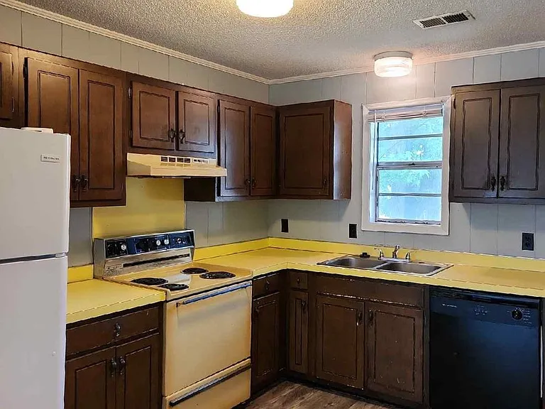 513 N 14th St — Photo 10