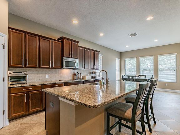 5th image of 32529 Summerglade Dr