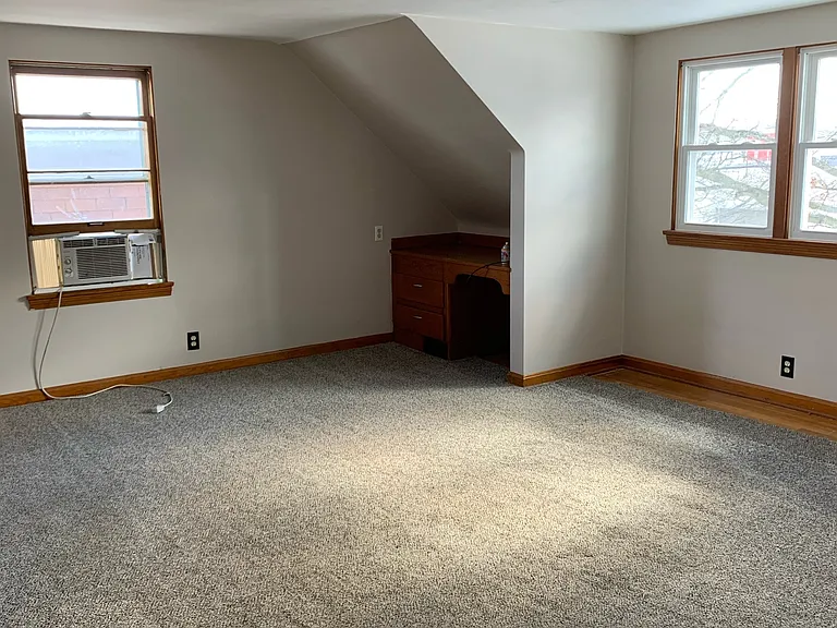 80 Romaine Ave #B — Photo 7