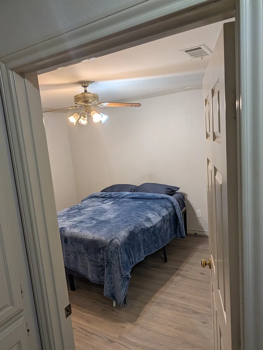 Bdrm 1 Room pic #2 - 10022 Glen Canyon Dr
