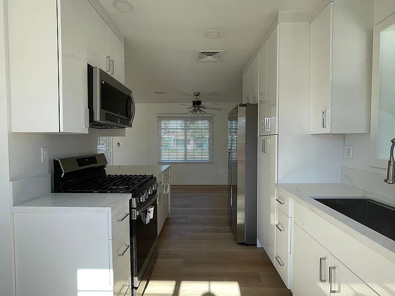 7721 Chimineas Ave — Photo 4