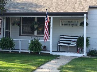 103 Bonnie Brae Ave, Newcastle, WY 82701