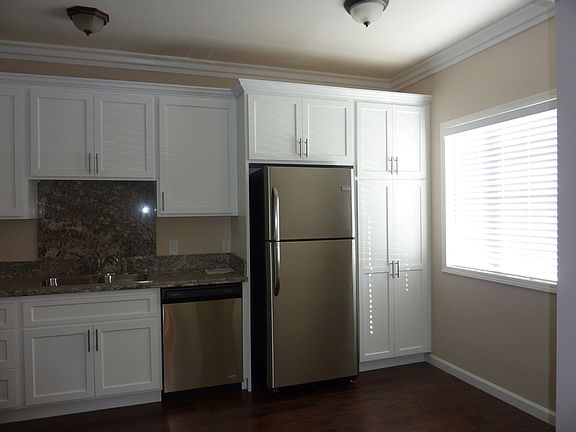 3rd image of 616 Egan Ave