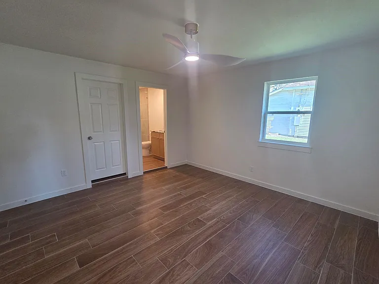 803 Coleman St — Photo 9