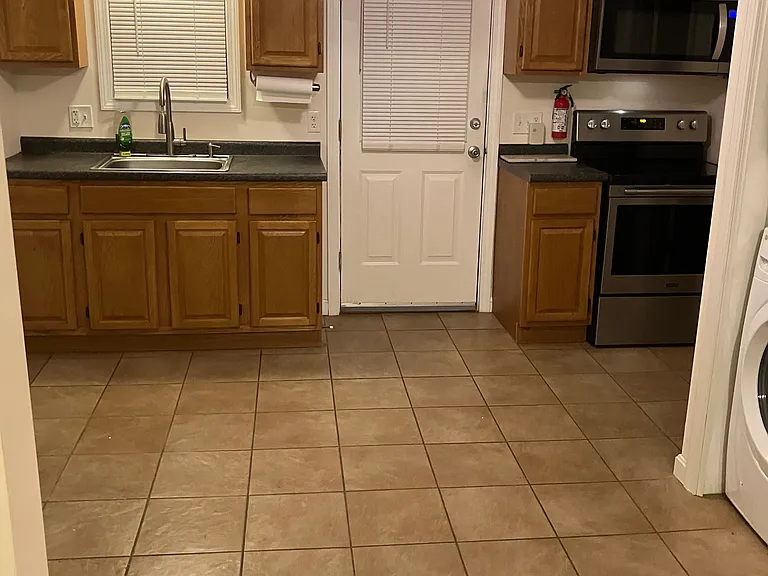 Post Rd — Photo 1