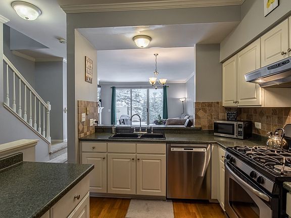 4th image of 356 Glen Leven Ct