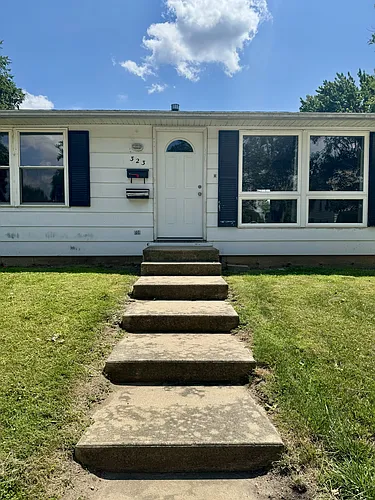 323 W Smith St Photo 1