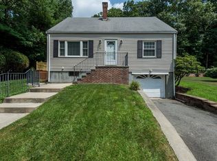 22 Hiawatha Rd, Woburn, MA 01801