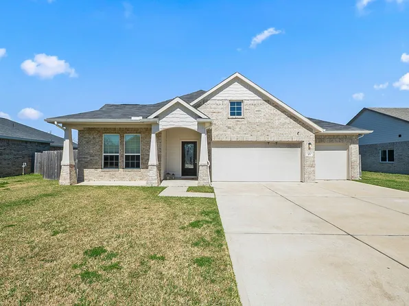 418 Wellshire Dr, West Columbia, TX 77486