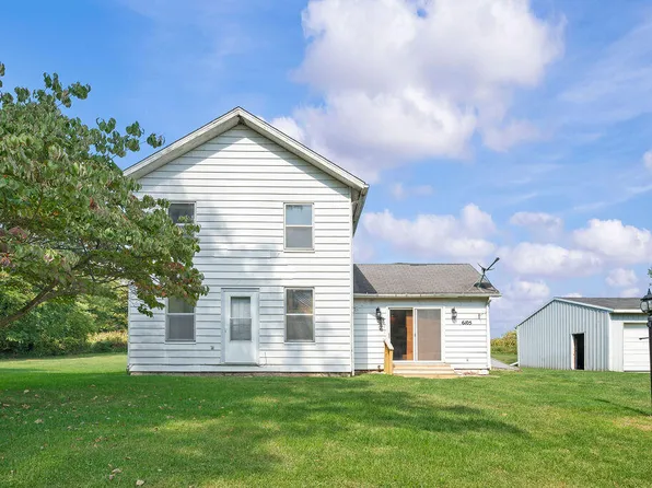 6105 Burrus Rd, Galien, MI 49113