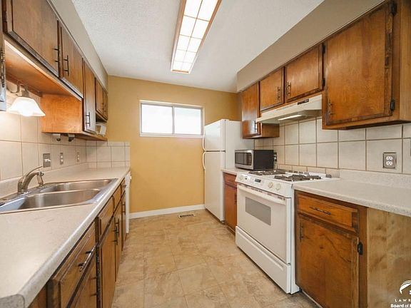 255 N Michigan St Lawrence, KS listing photo #4
