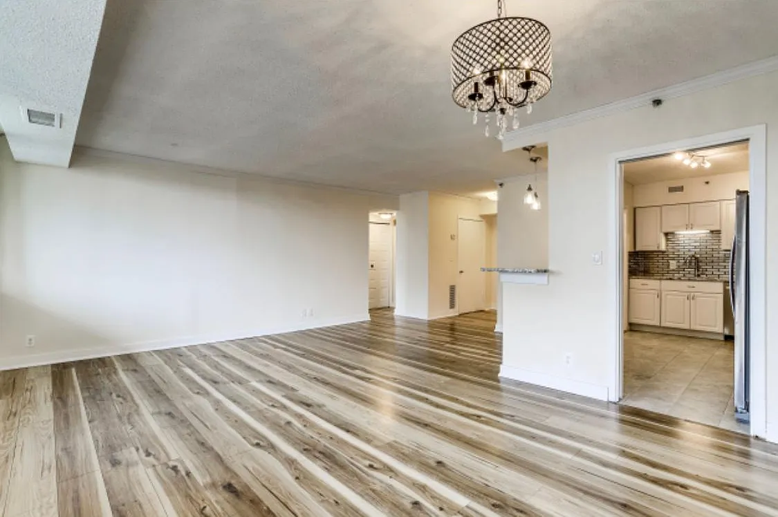 1 bed, 914 sqft, $2,250 — Photo 4