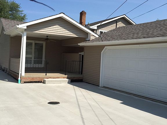 3rd image of 36754 Lakehurst Dr E
