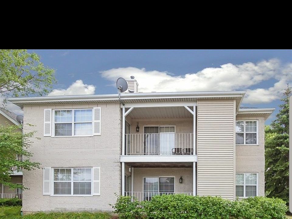 1st image of 798 N Gary Ave Unit 214