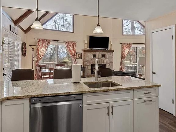 4th image of 245 Pheasant Rd