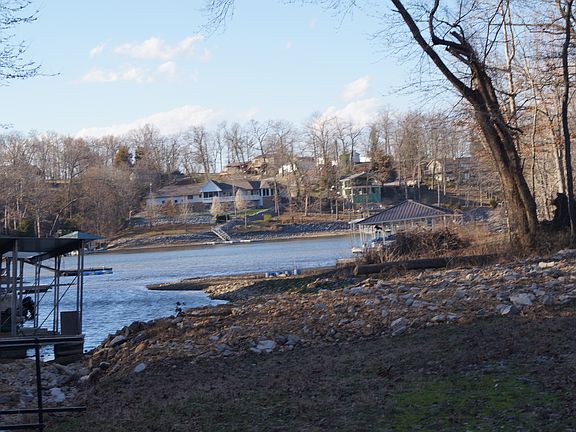 5th image of 447 Sherwood Dr