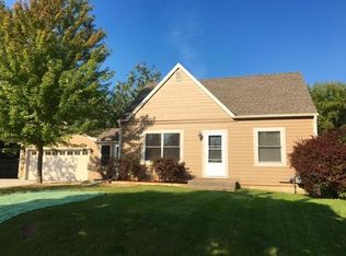 4819 S 68th St, Greenfield, WI 53220