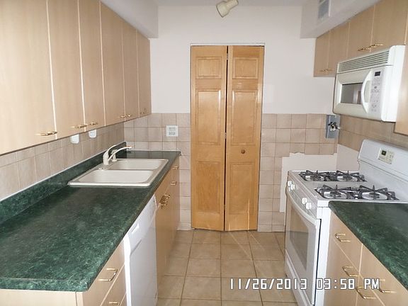 3rd image of 1015 Cove Dr #132-B