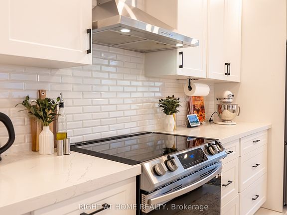 2nd image of 1262 De Quincy Cres