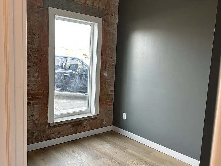 317 S Anderson St — Photo 4