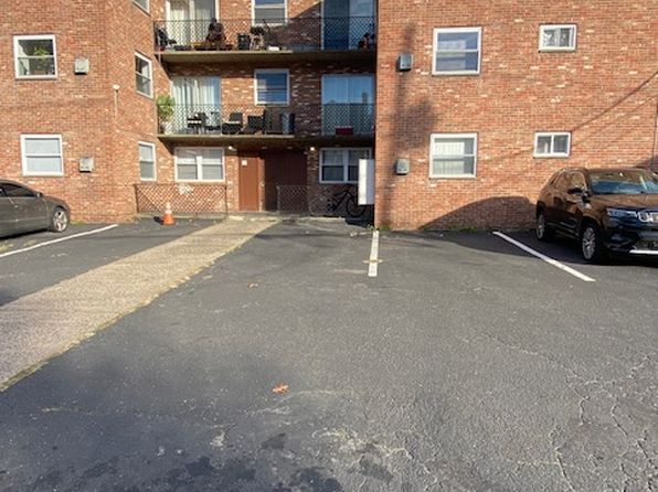 557 E 28th St APT 3A