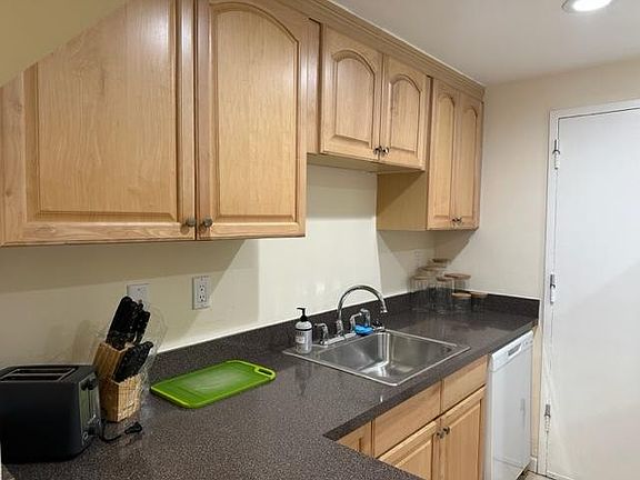 2nd image of 1205 Mariposa Ave APT 317