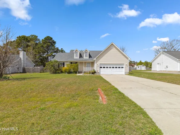 127 Lawndale Lane, Sneads Ferry, NC 28460