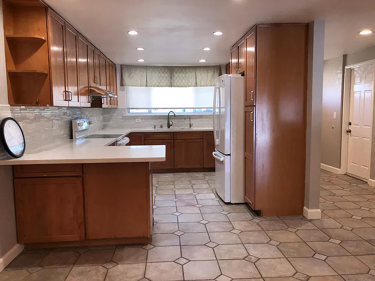 580 Bellwood Dr — Photo 13