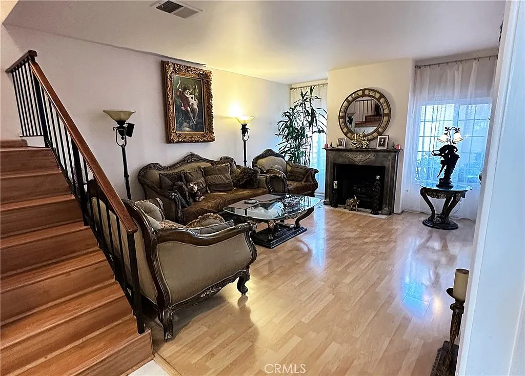 Building Photo - 7615 Glade Ave #106