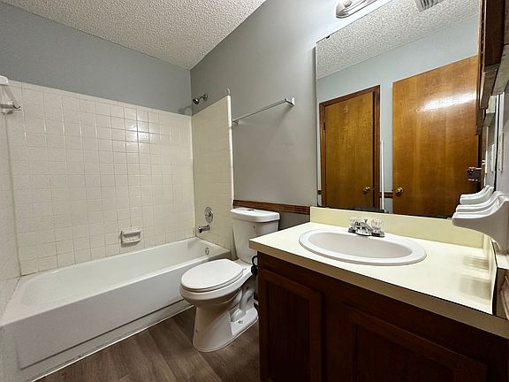 5th image of 1828 Blarney Cir