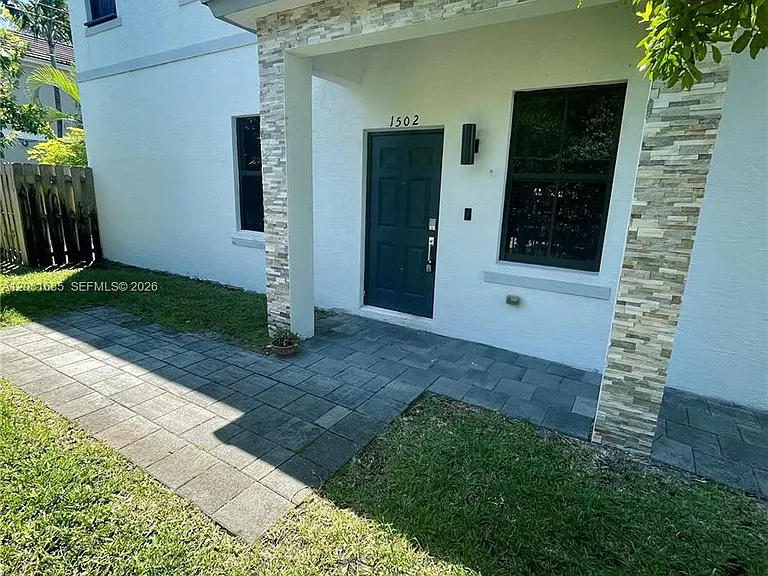 1502 SW 29th St — Photo 28