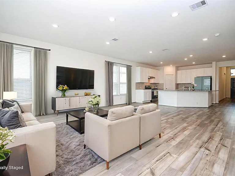 3043 Kastania Ln — Photo 4