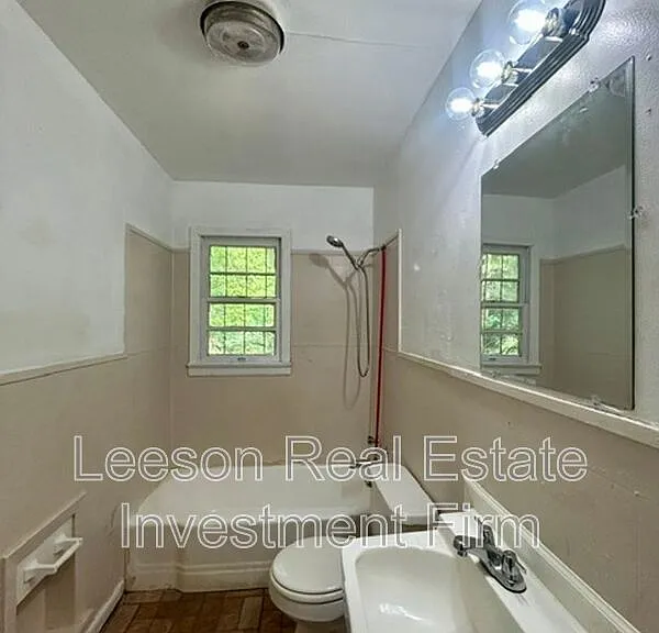307 W 71st St — Photo 9