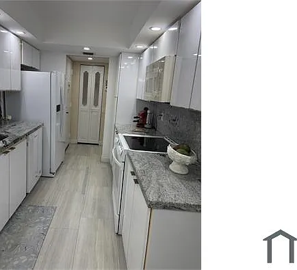 900 Saint Charles Pl #311 — Photo 2