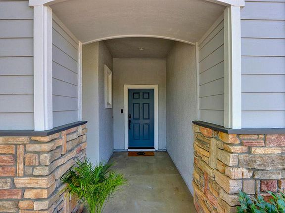 2nd image of 2415 Hepworth Dr
