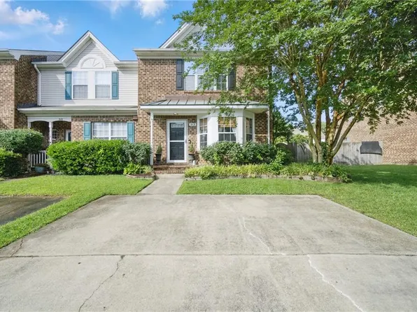512 S Lake Cir, Chesapeake, VA 23322