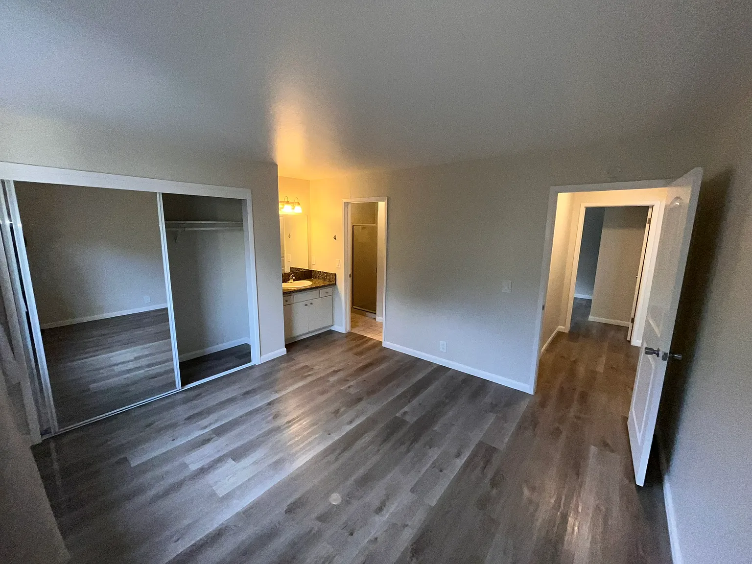 585 MacArthur Blvd — Photo 3