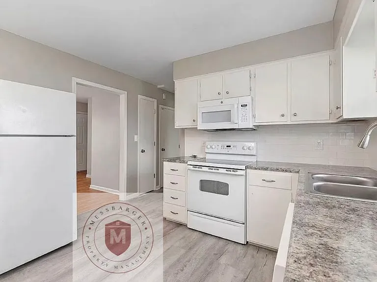 150 Fairlane St #A — Photo 4