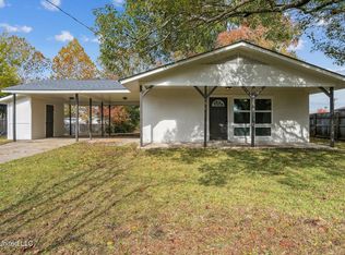 3311 Moreland St, Pascagoula, MS 39567
