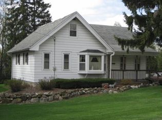 18525 Pleasant St, Brookfield, WI 53045