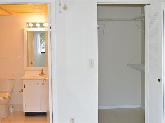 5th image of 9614 S Belfort Cir #108