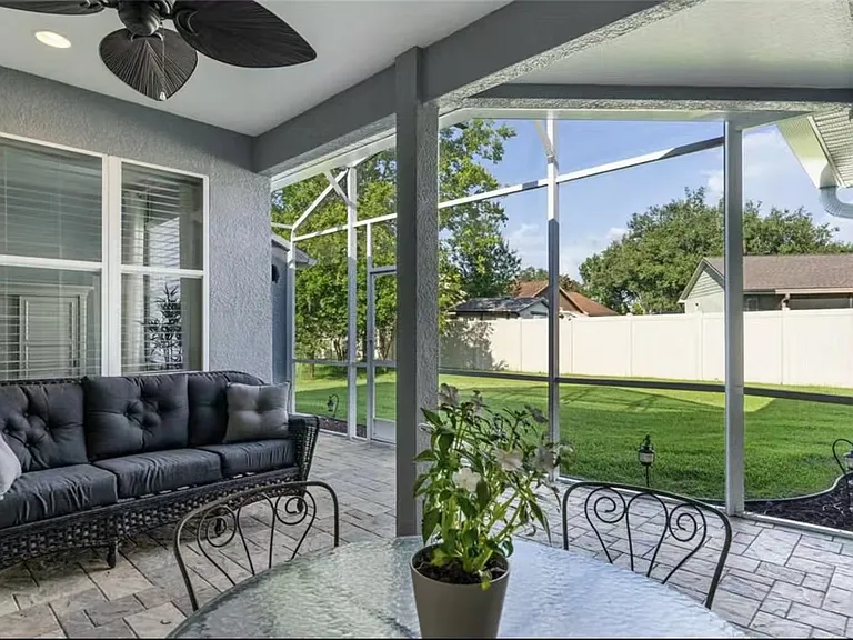 427 Tierra Verde Ln — Photo 11