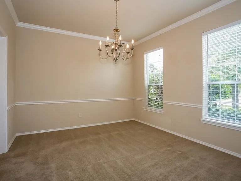 9510 Wakefield Village Dr — Photo 2