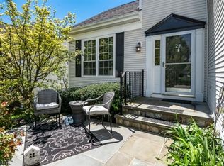 29 Saxton Dr, Hackettstown, NJ 07840