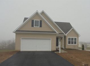 305 Riviera St, Mount Wolf, PA 17347