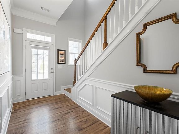 3rd image of 1068 Central Park Rd